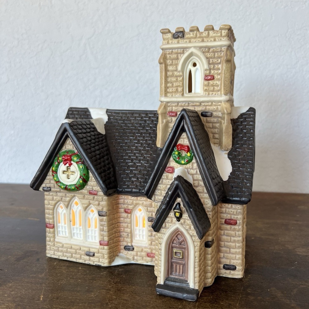 VTG Dickens Keepsake‎ Porcelain Lighted House Church Village O'Well Novelty 1995